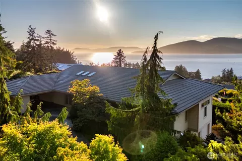 1608 Georgia Pl, Anacortes, WA 98221