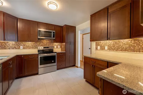 Kitchen - 1127 204th Pl SE, Bothell, WA 98012 photo 3 of 6