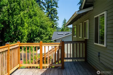 Exterior - 1127 204th Pl SE, Bothell, WA 98012 photo 4 of 6