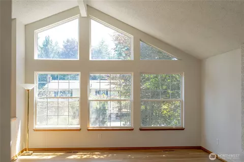 Living - 1127 204th Pl SE, Bothell, WA 98012 photo 2 of 4