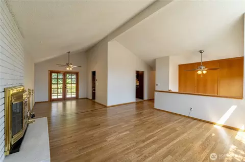 Living - 1127 204th Pl SE, Bothell, WA 98012 photo 3 of 4