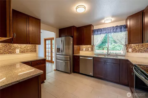 Kitchen - 1127 204th Pl SE, Bothell, WA 98012 photo 1 of 6