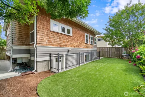 2217 4th Ave N, Seattle, WA 98109 photo 32