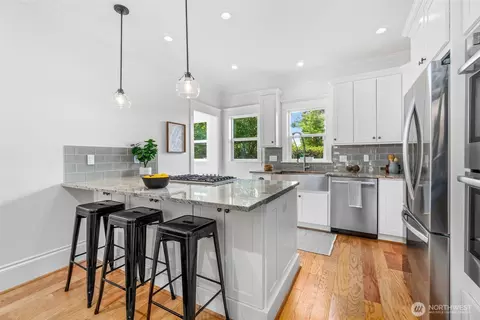 2217 4th Ave N, Seattle, WA 98109 photo 13