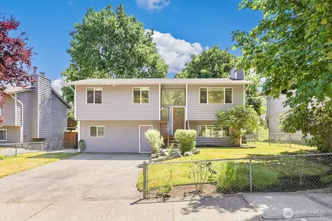 Exterior - 18113 20th Dr SE, Bothell, WA 98012 photo 2 of 11