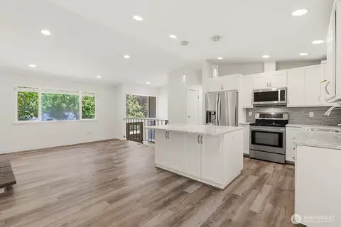 Living - 18113 20th Dr SE, Bothell, WA 98012 photo 5 of 7