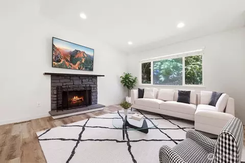 Living - 18113 20th Dr SE, Bothell, WA 98012 photo 4 of 7