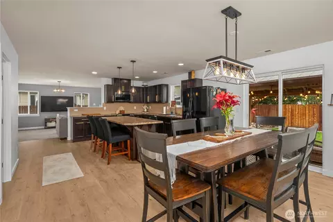 Dining - 1313 Daffodil Ave NE, Orting, WA 98360 photo 2 of 2