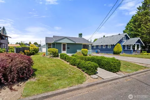 919 6th Ave SW, Puyallup, WA 98371