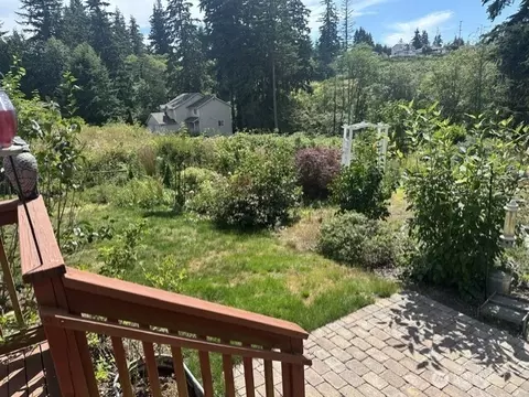 Exterior - 7030 Lower Ridge Rd, Everett, WA 98203 photo 5 of 12