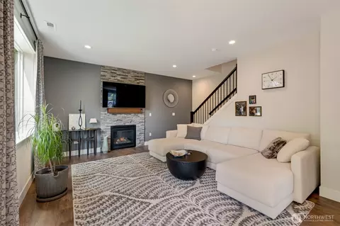 Living - 7030 Lower Ridge Rd, Everett, WA 98203 photo 2 of 3