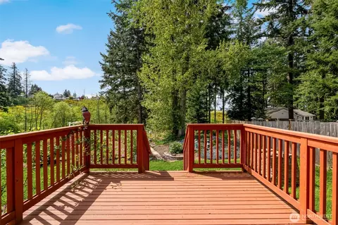 Exterior - 7030 Lower Ridge Rd, Everett, WA 98203 photo 6 of 12