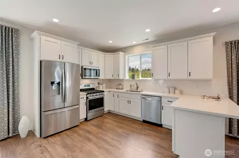 Kitchen - 7030 Lower Ridge Rd, Everett, WA 98203 photo 1 of 2