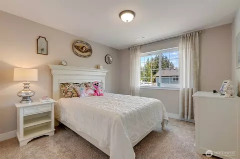 Bedroom - 7030 Lower Ridge Rd, Everett, WA 98203 photo 3 of 4