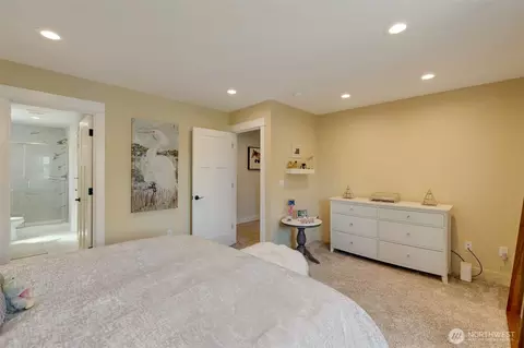 Bedroom - 7030 Lower Ridge Rd, Everett, WA 98203 photo 2 of 4