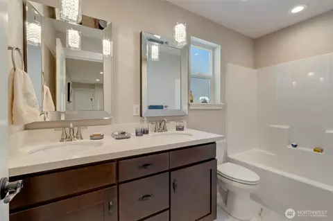 Bath - 7030 Lower Ridge Rd, Everett, WA 98203 photo 3 of 3