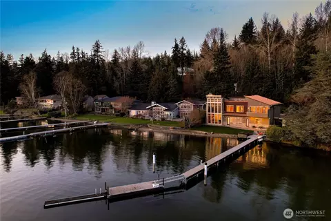 2076 Dellesta Dr, Bellingham, WA 98226