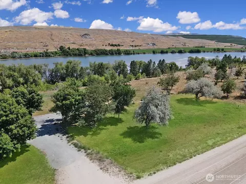 306 Monse River Rd, Brewster, WA 98812