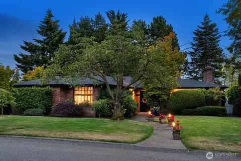 1805 NW 95th St, Seattle, WA 98117