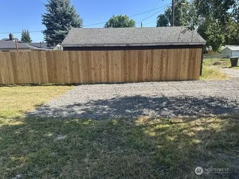 Exterior - 210 24th Ave, Longview, WA 98632 photo 3 of 3