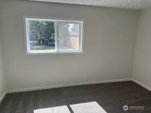 Bedroom - 210 24th Ave, Longview, WA 98632 photo 3 of 3