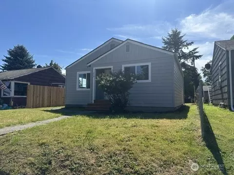 Exterior - 210 24th Ave, Longview, WA 98632 photo 1 of 3