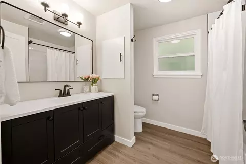 Bath - 4832 Rucker Ave, Everett, WA 98203 photo 1 of 2