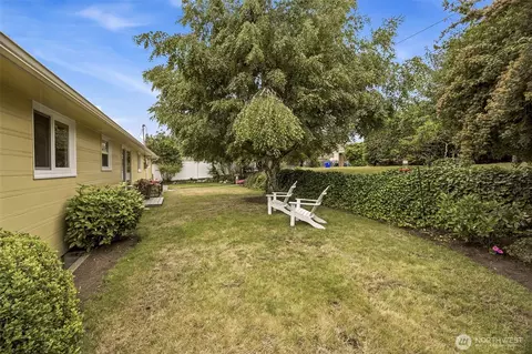 Exterior - 4832 Rucker Ave, Everett, WA 98203 photo 4 of 8