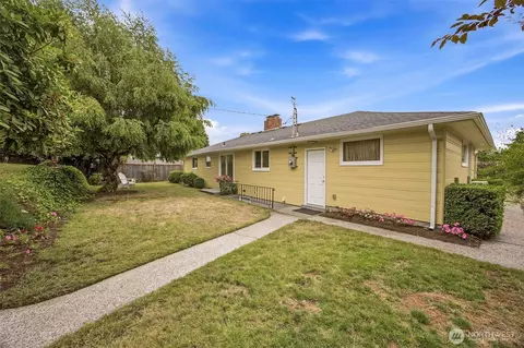 Exterior - 4832 Rucker Ave, Everett, WA 98203 photo 6 of 8