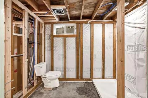Bath - 4832 Rucker Ave, Everett, WA 98203 photo 2 of 2