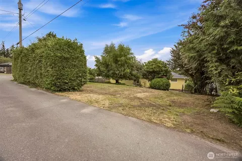 Exterior - 4832 Rucker Ave, Everett, WA 98203 photo 7 of 8