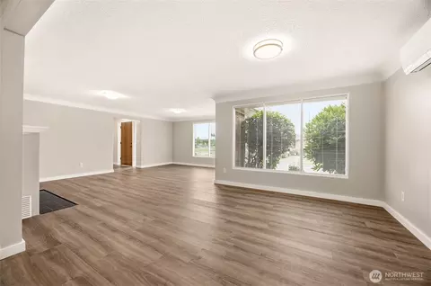 Living - 4832 Rucker Ave, Everett, WA 98203 photo 4 of 6