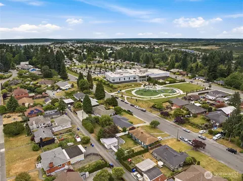 View/Area - 4832 Rucker Ave, Everett, WA 98203 photo 2 of 6