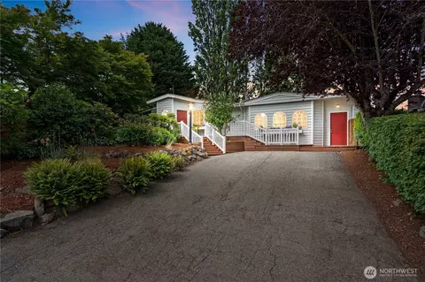 30225 5th Ave S, Federal Way, WA 98003