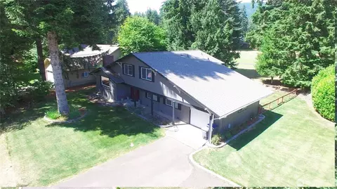 40 N Mt Christie Dr W, Hoodsport, WA 98548