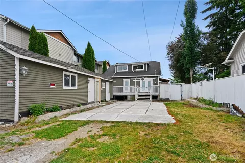 Exterior - 4012 Rucker Ave, Everett, WA 98201 photo 4 of 6