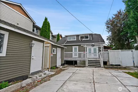 Exterior - 4012 Rucker Ave, Everett, WA 98201 photo 5 of 6