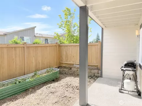 Exterior - 7911 19th Dr SE, Everett, WA 98203 photo 3 of 3