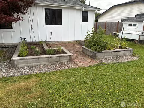 Exterior - 1977 Harding St, Enumclaw, WA 98022 photo 2 of 2