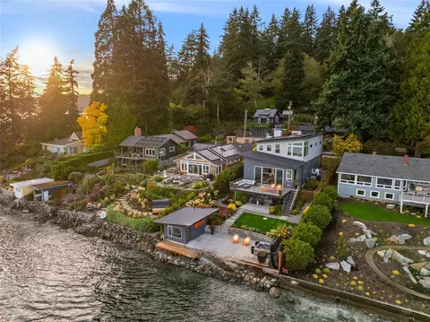 3154 Point White Dr NE, Bainbridge Island, WA 98110