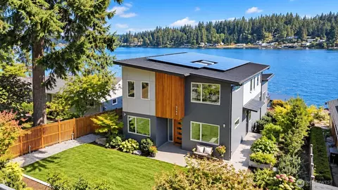 3154 Point White Dr NE, Bainbridge Island, WA 98110