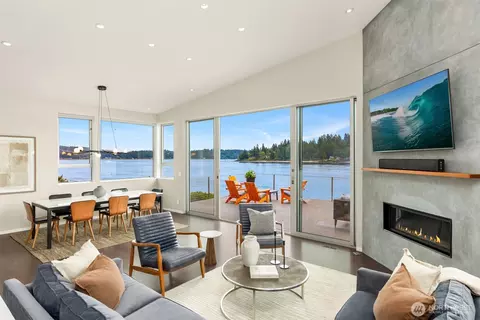 3154 Point White Dr NE, Bainbridge Island, WA 98110