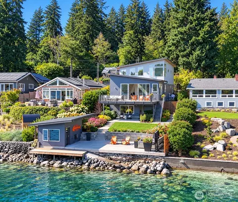 3154 Point White Dr NE, Bainbridge Island, WA 98110