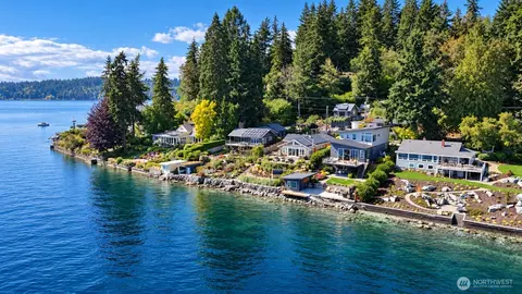 3154 Point White Dr NE, Bainbridge Island, WA 98110