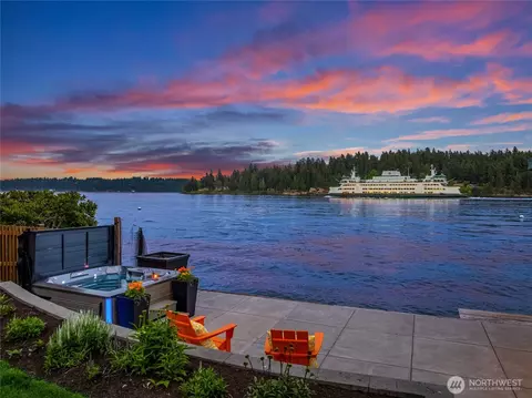 3154 Point White Dr NE, Bainbridge Island, WA 98110