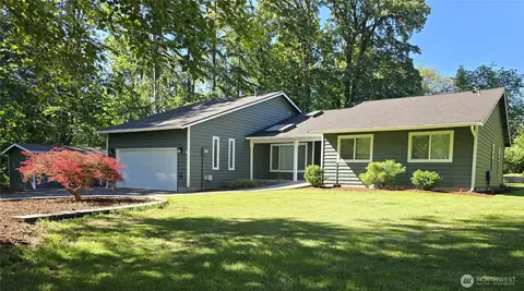 31207 W Lake Morton Dr SE, Kent, WA 98042