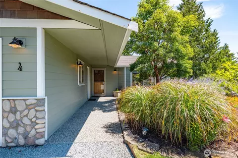 4 Quinault Way, La Conner, WA 98257