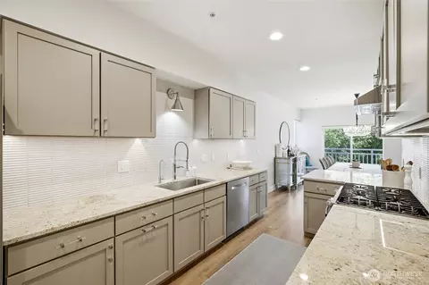 17432 Bothell Way NE #B-307, Bothell, WA 98011 photo 9