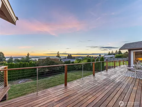 18631 2nd Ave SW, Normandy Park, WA 98166