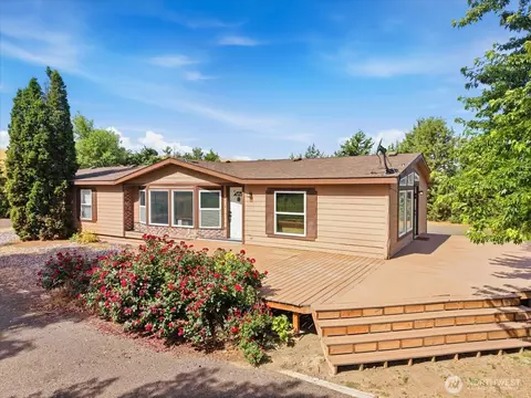 77 Lariat Ln, Walla Walla, WA 99362